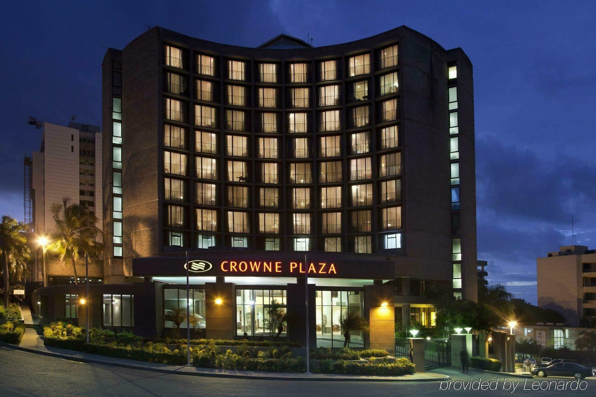 Crown Hotel Порт-Морсбі Екстер'єр фото